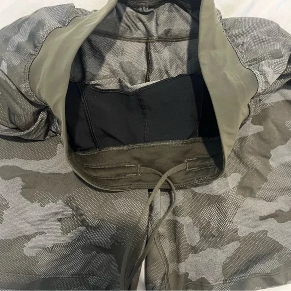 Lululemon Zeroed In Shorts - Picture 2 of 7